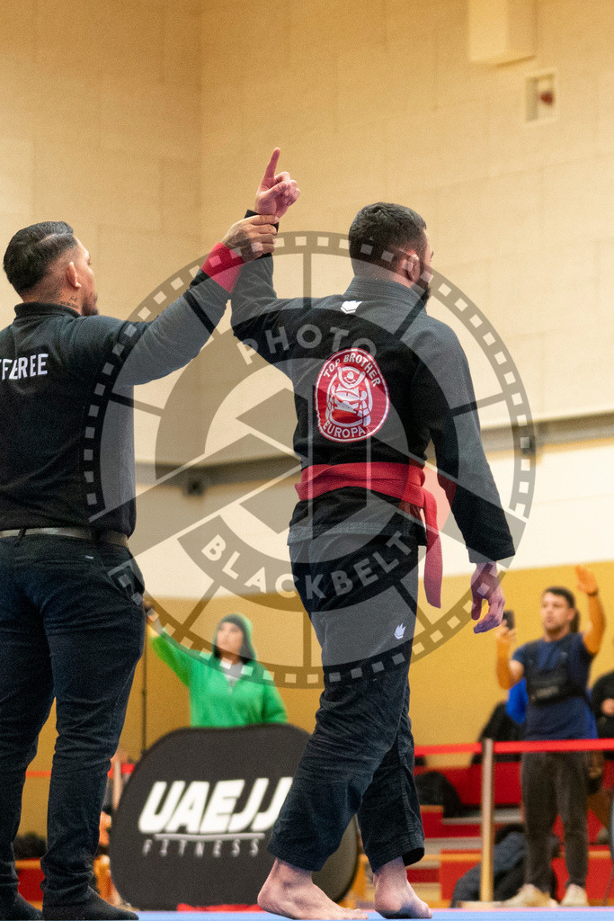 20231118PBB12518 | Fighters compete during the AJP Tour 600 Frankfurt Championship in Frankfurt/Main, Germany, on November 18, 2023.