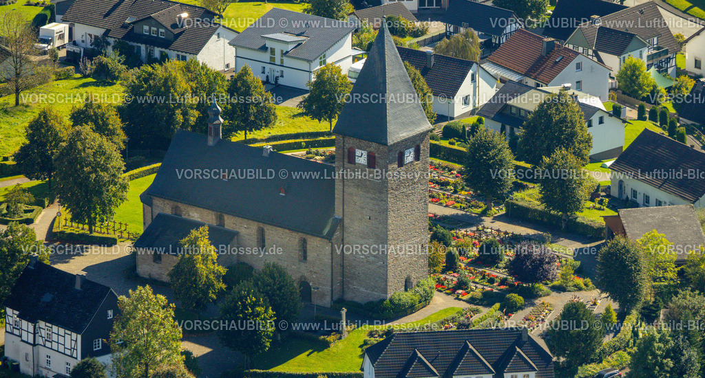Attendorn230909380 | Luftbild, Kath. Kirche St. Hippolytus, Helden, Attendorn, Sauerland, Nordrhein-Westfalen, Deutschland