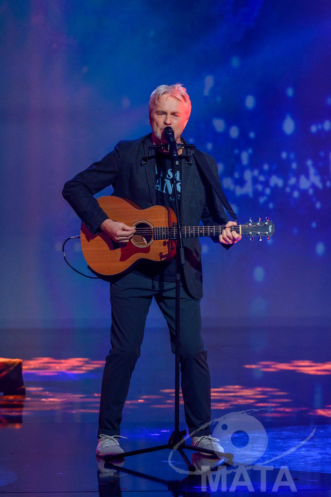 _DWI6046 | Werner Schmidbauer bei '30 Jahre Sternstunden-Gala 2023' in der Frankenhalle. Nürnberg, 15.12.2023 - Realisiert mit Pictrs.com