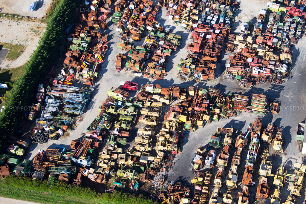 Luftbild: Ortsansicht in Talcy im Bundesland Loir-et-Cher in Frankreich. Foto: IMG_082213.jpg vom 20.06.2015 durch Werner Riehm/FLY-FOTO.de