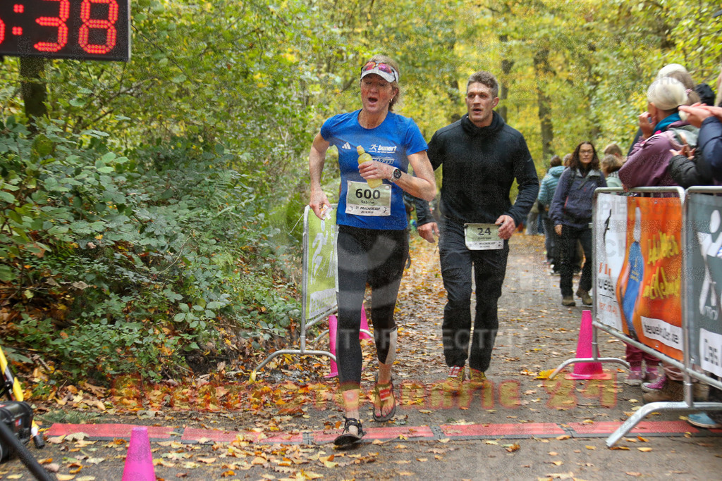 251026_1258_EX1_2068 | Sportfotografie im Rhein-Sieg Kreis, Köln, Bonn, NRW, Rheinland Pfalz, Hessen, etc. Unser Tätigkeitsfeld umfasst den Laufsport vom Volkslauf über den Marathon, Duathlon, Triathon bis zum Ultralauf wie Kölnpfad Ultra oder Schindertrail.