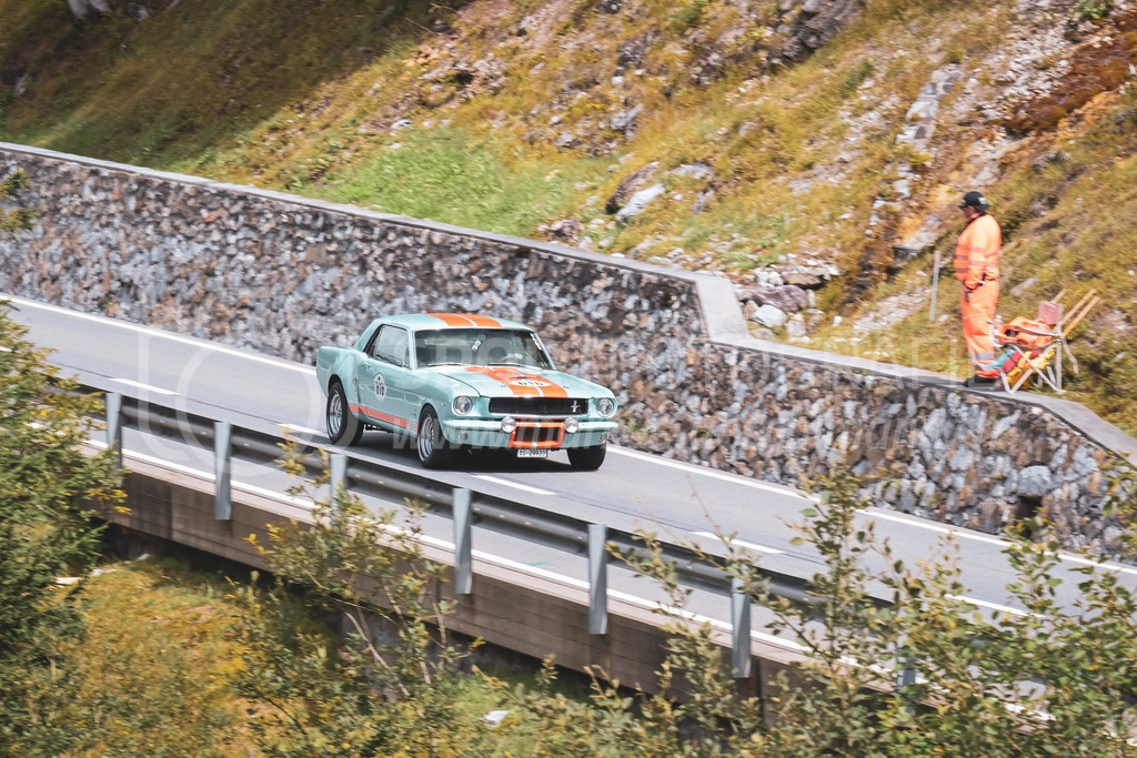 21. Arosa ClassicCar 2025 - 7. =September= 2025 | Jochen Horn aus Küttigen (SUI) in einem Ford Mustang aus dem Jahre 1965 mit Startnummer 616 am Arosa ClassicCar 2025 in der Kategorie Demo..@arosaclassiccar, @arosa.official, #arosaclassiccar, #arosa, #76curves, #classiccarBild: Sportfotografie Markus Aeschimann | www.markus-aeschimann.ch - Realisiert mit Pictrs.com