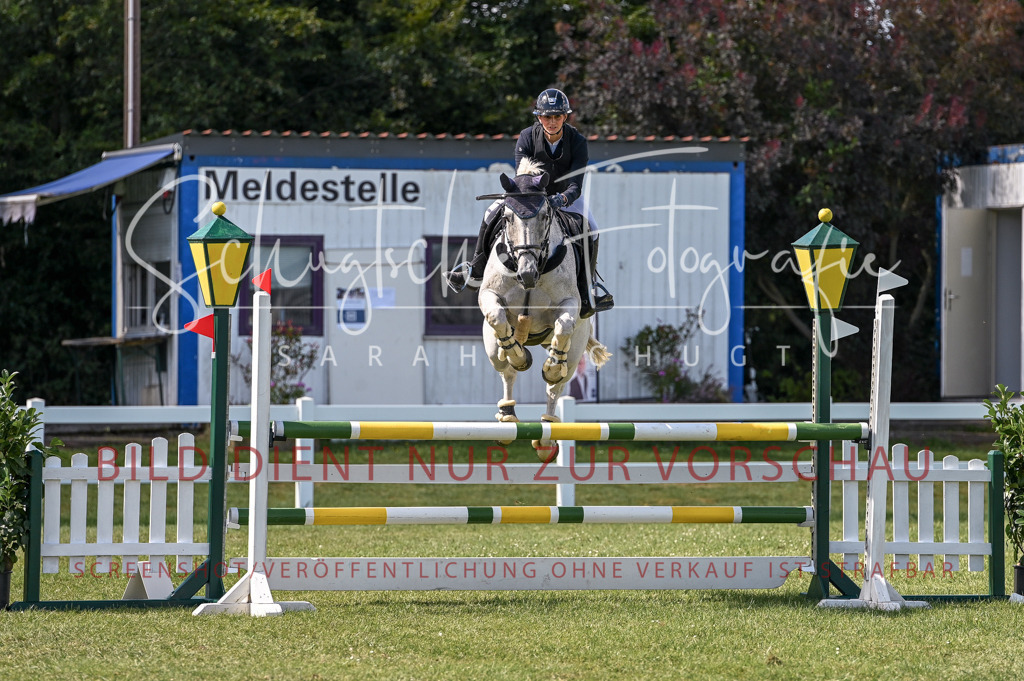 Schugtsche-Düren.2024-09.Springprf.L-83 | Schugtsche Fotografie - Realisiert mit Pictrs.com