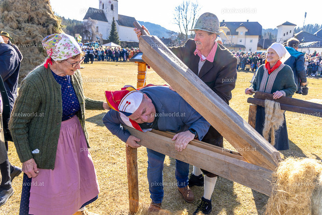 Bärentreiben in Steuerberg | Bildershop von pixelworld.at - Realisiert mit Pictrs.com