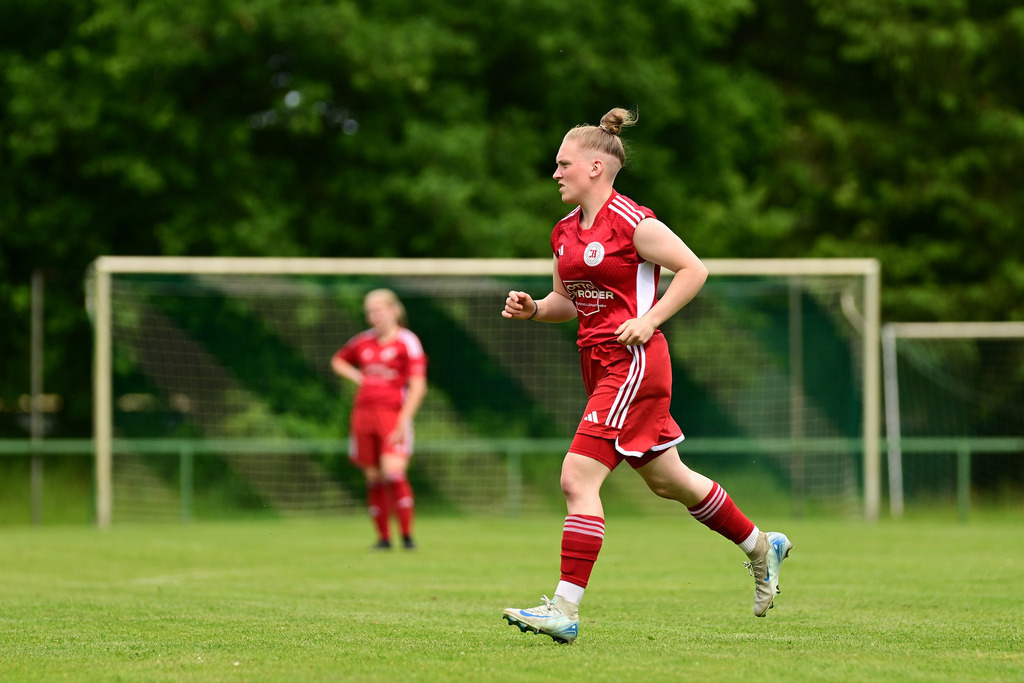 Fußball I Frauen I Saison 2024-2025 I Oberliga I 26. Spieltag I FC Jesteburg-Bendestorf - SV Heidekraut Andervenne | Der Sportfotograf. - Realisiert mit Pictrs.com