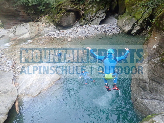 P9200056 | Bestelle die Bilder deines Berg- oder Wasser-Abenteuers mit Mountain Sports bequem von zu Hause aus direkt über unseren Online Fotoshop von pictrs.com. - Realisiert mit Pictrs.com