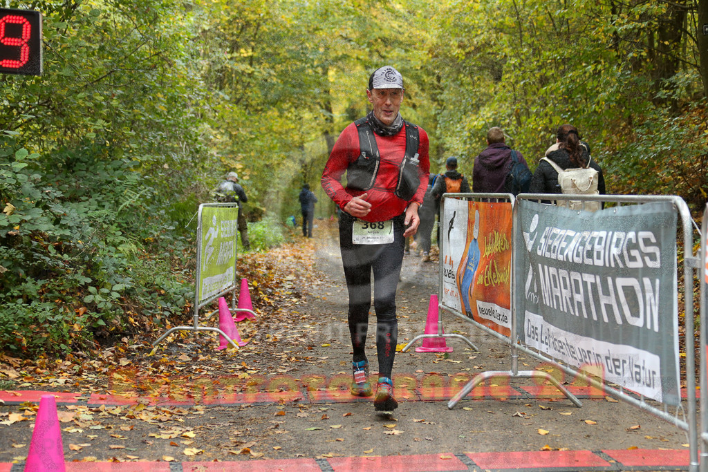 251026_1330_EX1_3574 | Sportfotografie im Rhein-Sieg Kreis, Köln, Bonn, NRW, Rheinland Pfalz, Hessen, etc. Unser Tätigkeitsfeld umfasst den Laufsport vom Volkslauf über den Marathon, Duathlon, Triathon bis zum Ultralauf wie Kölnpfad Ultra oder Schindertrail.