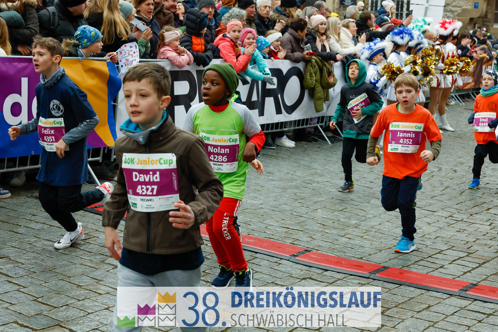400m AOK Junior Cup | 3 Koenigslauf 2024 400m AOK Junior Cup - Realisiert mit Pictrs.com