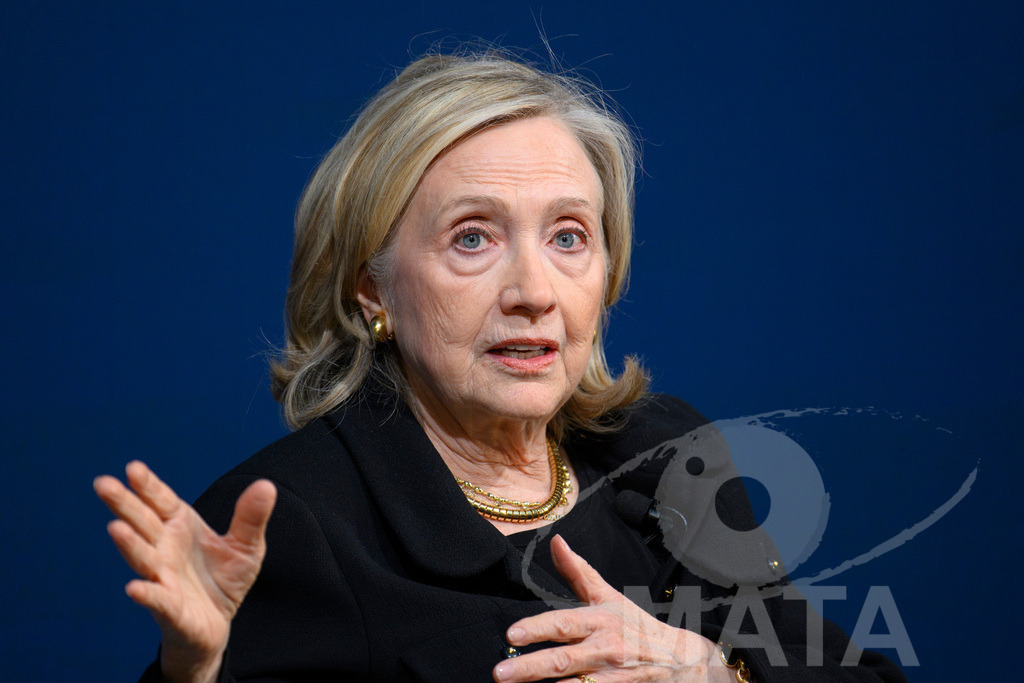 _DWA3999 | Die US-Politikerin Hillary Clinton auf der Veranstaltung Bridging Scholarship and Statecraft im Rahmen der Münchner Sicherheitskonferenz 2026. München, 13.02.2026 Bayern Deutschland  - Realisiert mit Pictrs.com