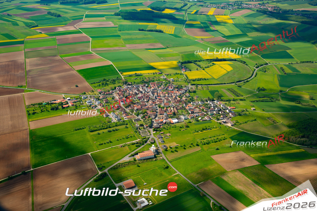 Das Luftbild zeigt : Altbessingen Arnstein - Die Luftaufnahme wurde 2024 vom UL-Flugzeug aus erstellt ( keine Drohne ) - Hochauflösende Luftaufnahme - Für grossformatige Ausdrucke geeignet. Die Geschenkidee !Mit Lizenz und Bildrechte bestellbar