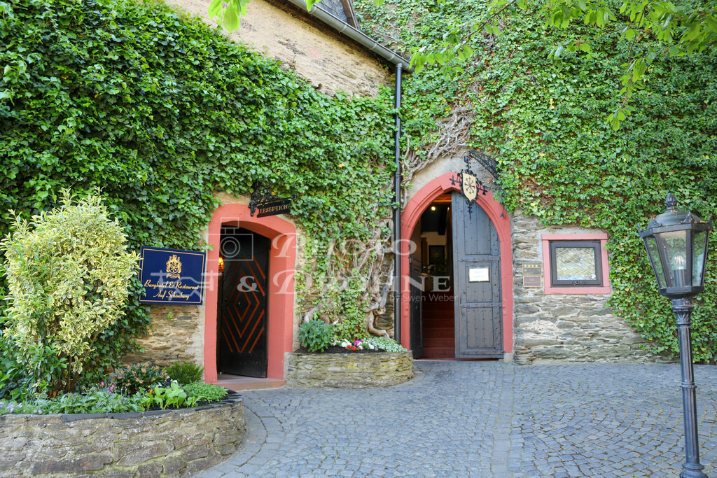 Schönburg-7344 | Die Sschönburg beherbergt neben einem Burgmuseum auch ein Burghotel der gehobenen Klasse. - Realisiert mit Pictrs.com