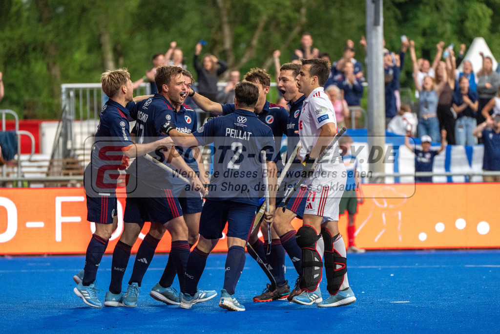 Final4_20250531-1924-HK108184 | Krefeld, Deutschland, 31.05.2025:  Feldhockey Final4 2025 – „Deutsche Feldhockey-Meisterschaften 2025“ im Gerd-Wellen-Hockeyanlage am 31.05.2025 in Krefeld, Deutschland. (Foto von Kramhöller/Fehrmann/Kaste)Krefeld, Germany, 31.05.2025: Feldhockey Final4 2025 – „Deutsche Feldhockey-Meisterschaften 2025“ in Gerd-Wellen-Hockeyanlage at 31.05.2025 in Krefeld, Deutschland. (Foto from Kramhöller/Fehrmann/Kaste)