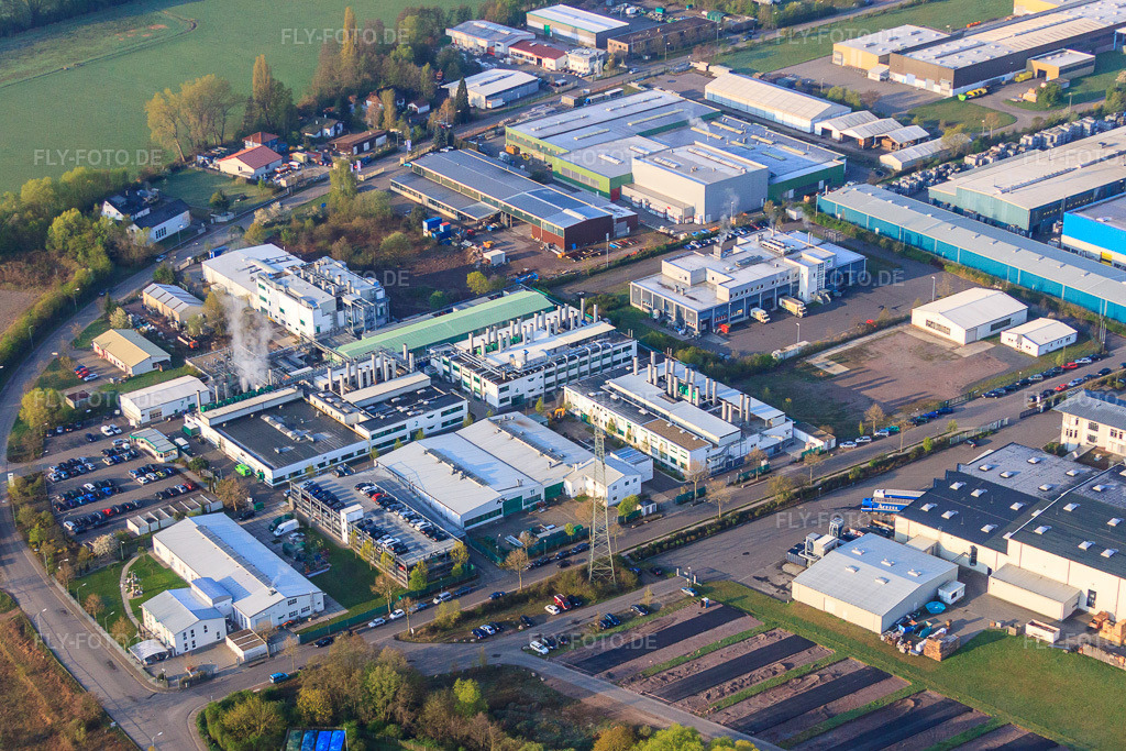 Luftbild: Industriegebiet LANDAU OST mit APL Automobil-Prüftechnik Landau GmbH in Landau in der Pfalz im Bundesland Rheinland-Pfalz in Deutschland. Foto: IMG_49574.jpg vom 13.04.2012 durch Werner Riehm/FLY-FOTO.deAPL - Wir entwickeln die Mobilität der Zukunft
