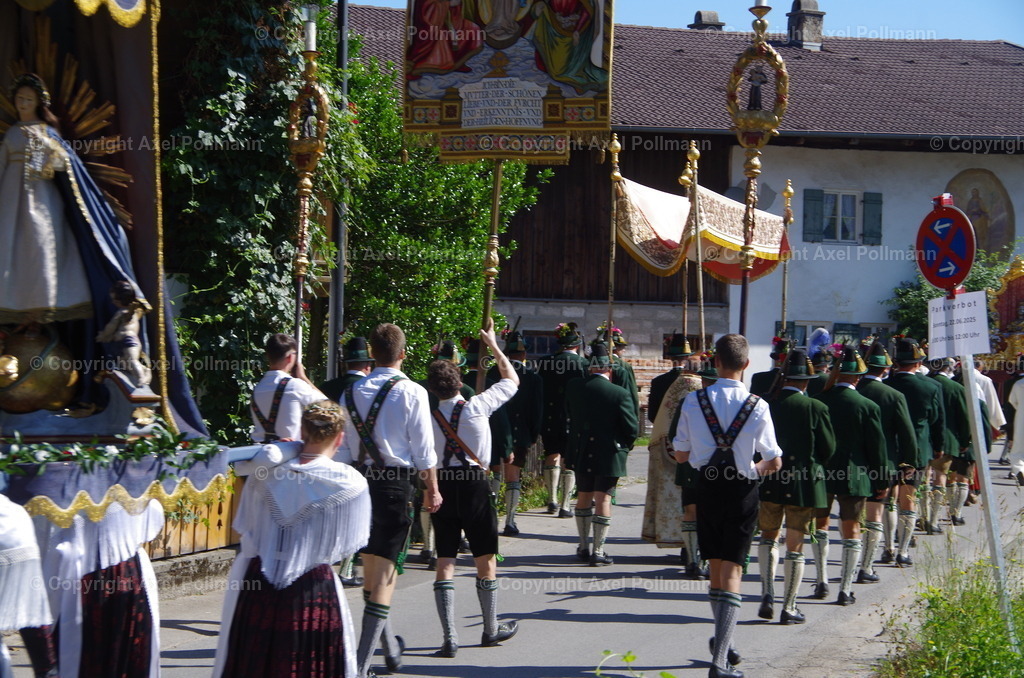 IMGP5363 | fotografiert von Axel PollmannLeonhardi Wallfahrt Benediktbeuern und Murnau, Fronleichnam, Fasching, Landschaft im Loisachtal und Benediktbeuern  - Realisiert mit Pictrs.com