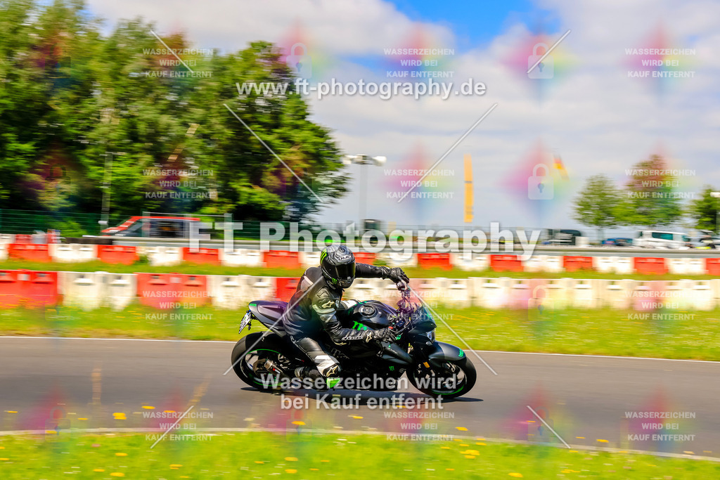 VBK-8079 | Hier findet Ihr Bilder von Touristenfahrten auf der Nürburgring Nordschleife oder von anderen Veranstaltungen die ich besucht habe. Viel Spass beim Durch Schauen 