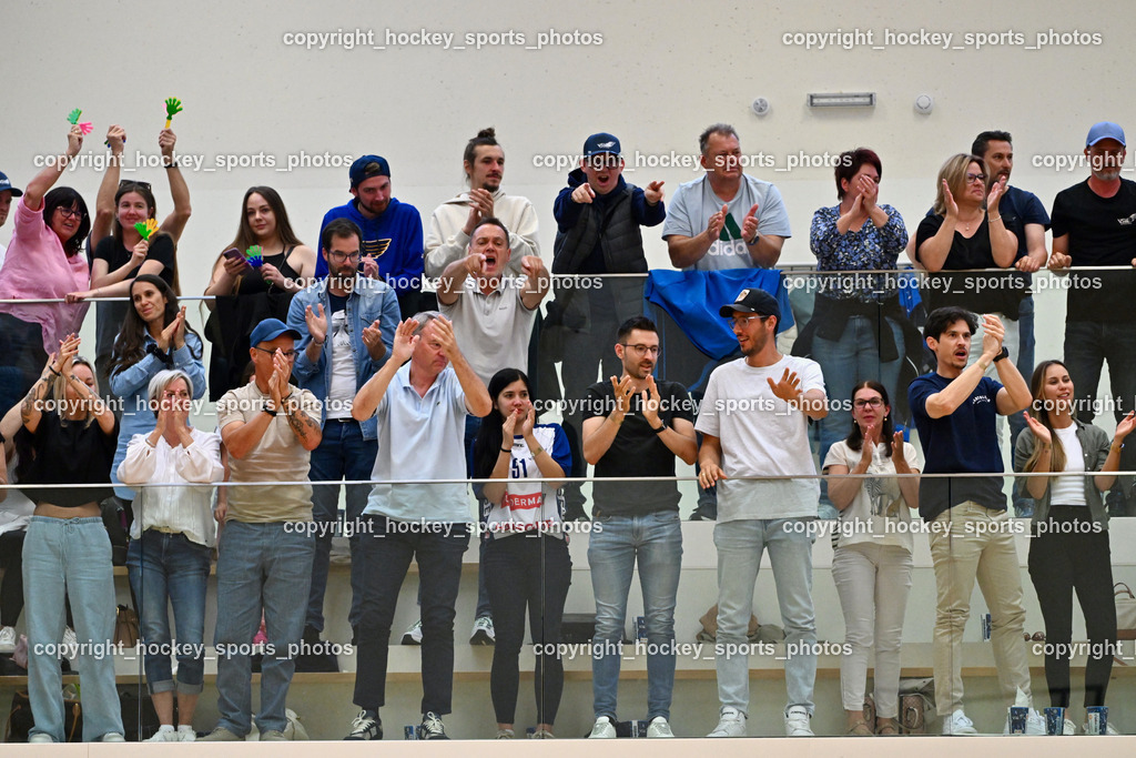 VSV Unihockey vs. Wiener Floorball Verein | Jubel VSV Unihockey Fans, VSV Unihockey vs. Wiener Floorball Verein, VSV Unihockey vs. Wiener Floorball Verein am 18.05.2025 in Villach (Ballspielhalle St. Martin), Austria, (Photo by Bernd Stefan)
