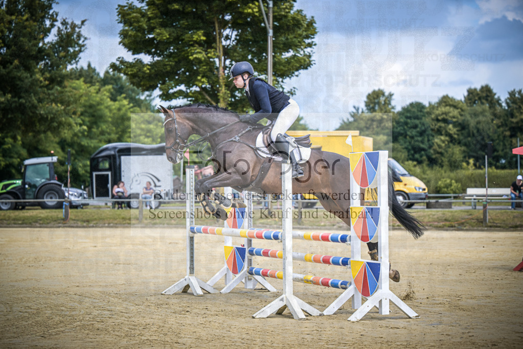 DOS_5439 | Entdecke hochwertige Reitturnierfotos von Foto Oger. Professionell, emotional und authentisch – jetzt Lieblingsmomente im Shop bestellen.Deutschlandweite Turnierfotografie. - Realisiert mit Pictrs.com