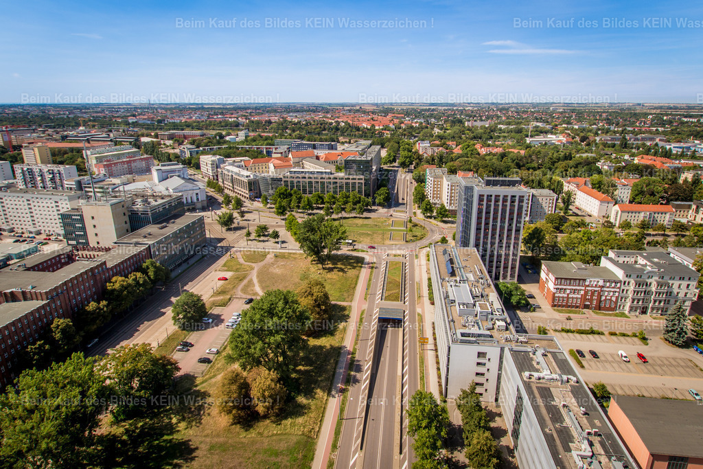 Universitätsplatz-4307 | Magdeburg Universitätsplatz &amp; Walter-Rathenau-Strasse mit Tunneleinfahrt - Realisiert mit Pictrs.com