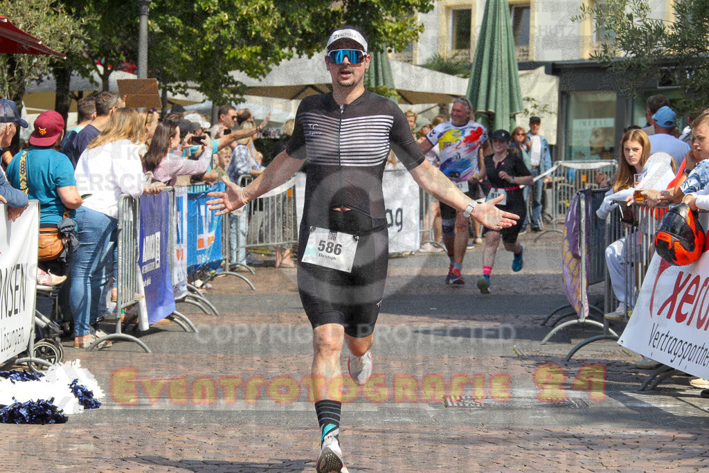 250824_1432_EV4_1857 | Sportfotografie im Rhein-Sieg Kreis, Köln, Bonn, NRW, Rheinland Pfalz, Hessen, etc. Unser Tätigkeitsfeld umfasst den Laufsport vom Volkslauf über den Marathon, Duathlon, Triathon bis zum Ultralauf wie Kölnpfad Ultra oder Schindertrail.