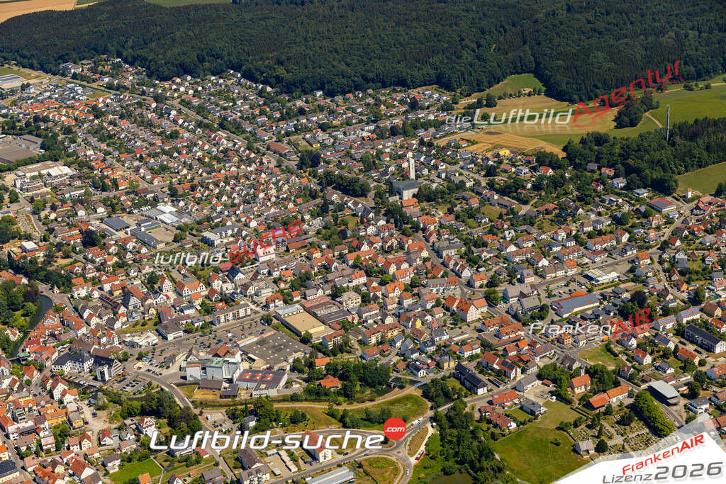 Das Luftbild der Stadt Krumbach wurde 2022 vom Flugzeug heraus erstellt (keine Drohnen-Aufnahmen) Aufnahmehöhe ca.450 Meter- hohe Bildauflösung und Druck-Qualität. Garantiert!