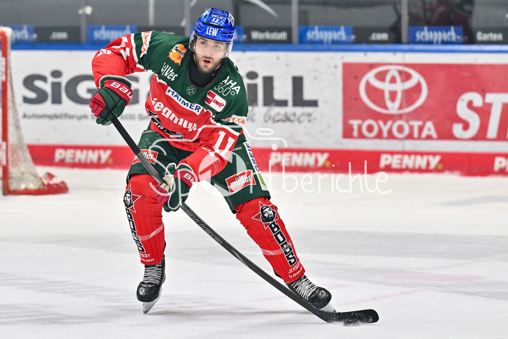 Augsburger Panther - Fischtown Pinguins | am Puck Mick KOEHLER (Augsburger Panther #11) / Freisteller / Einzelfoto / DEL: Augsburger Panther - Fischtown Pinguins, Curt Frenzel Stadion am 08.01.2025