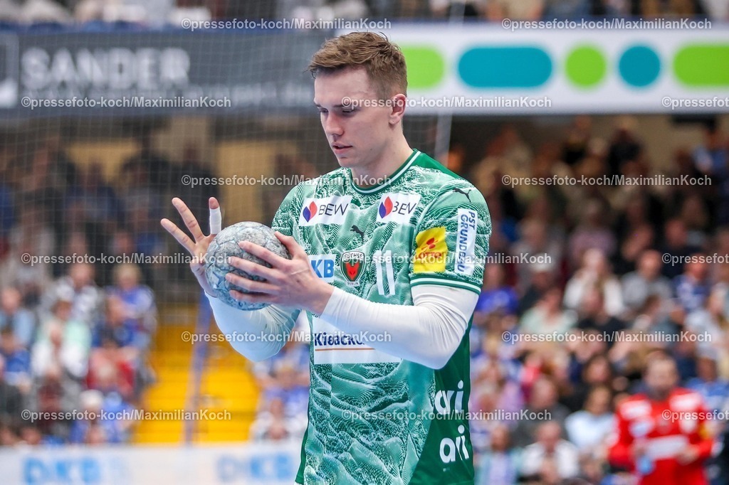 xkwix12042602064 | 2026.04.12, xkwix, Handball, HBL, TBV Lemgo Lippe -  Füchse Berlin, PHOENIX CONTACT arena, 28.Spieltag, Saison 2025 / 2026: Lasse Andersson (Füchse Berlin #11) DFB regulations prohibit any use of photographs as image sequences and or quasi-video. Photo: xKamilxWilkowskixPressefotoKochx