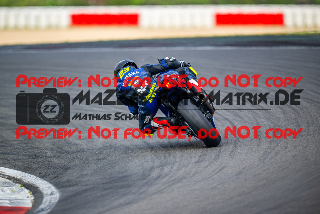 MaZZes_FotoMatrix_240831_6007705_6841 | R7