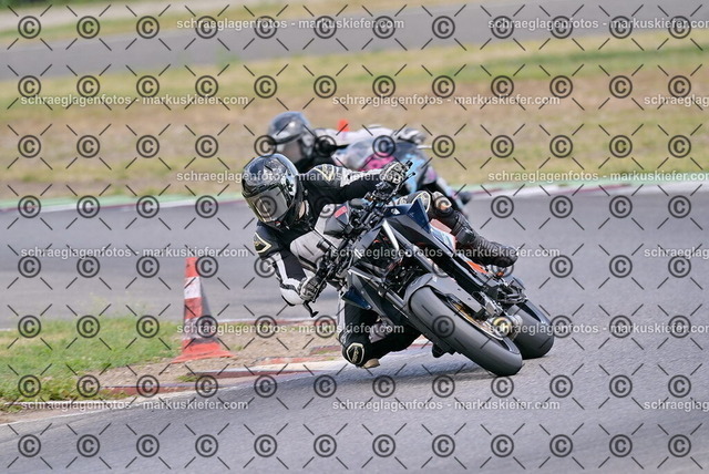 26bt05-1821 | markuskiefer.com - Realisiert mit Pictrs.com