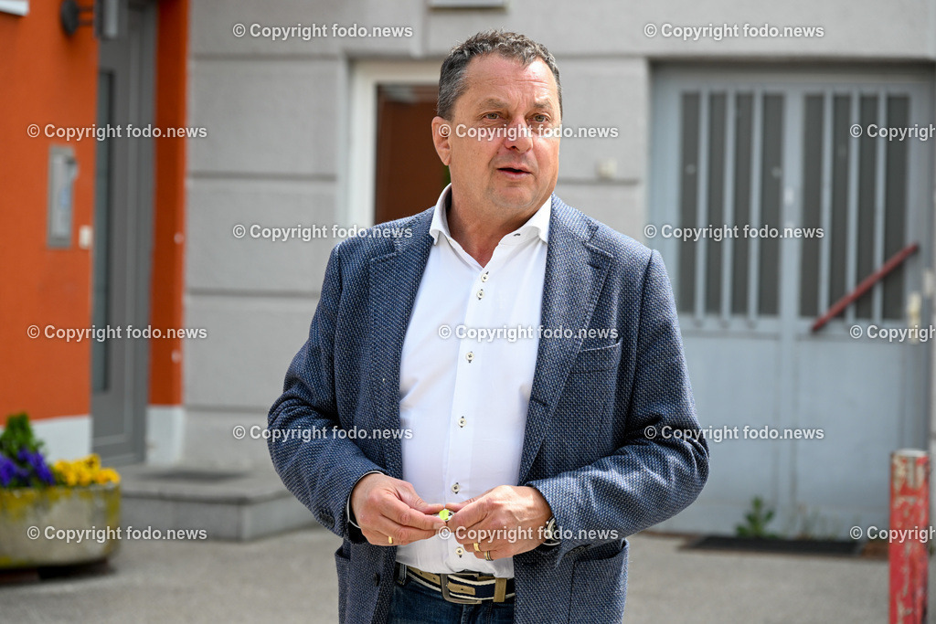 Pressekonferenz LR Markus Achleitner (VP)_ Neues Aktionsprogramm zur Orts- und Stadtkernbelebung in Ooe_ 08.05.2023-2 | 08.05.2023, Perg, AUT, Pressekonferenz LR Markus Achleitner (VP), Neues Aktionsprogramm zur Orts- und Stadtkernbelebung in Ooe, im Bild Labg. Anton Foschauer (VP, Bgm. Perg)