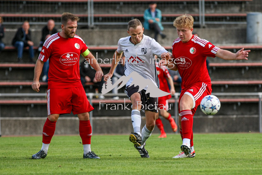 993T8984 | li. Michal Strajt, re. Marcel Probst