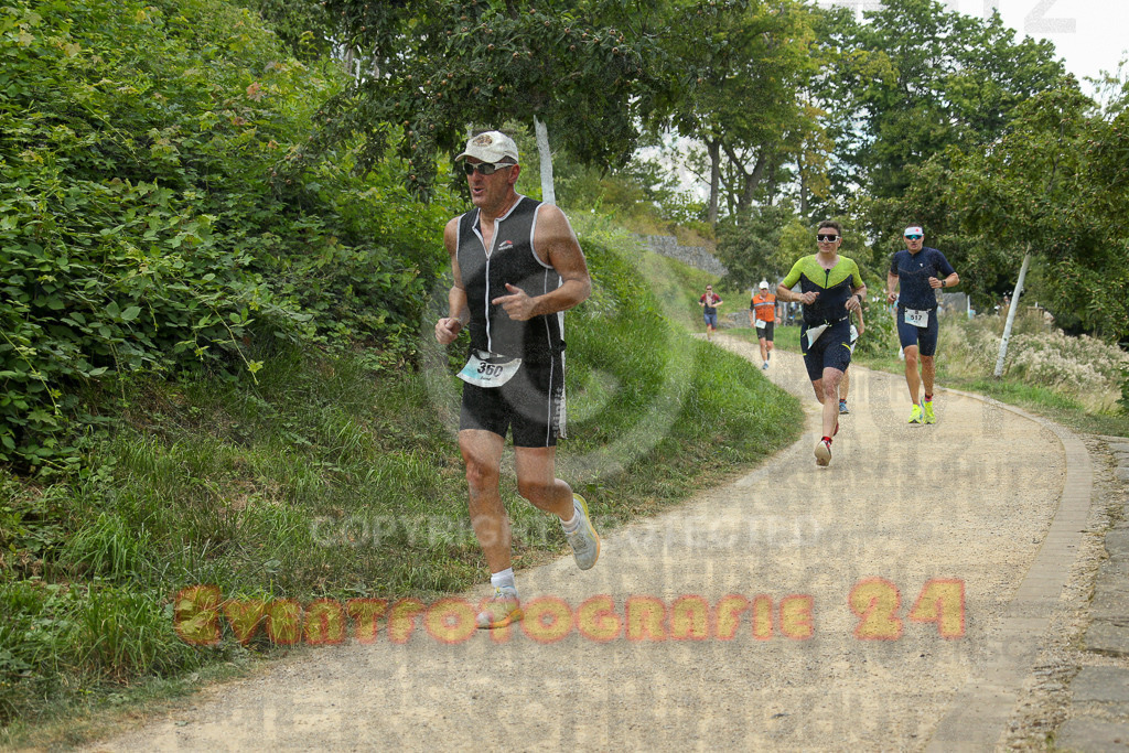 250824_1349_EX1_3873 | Sportfotografie im Rhein-Sieg Kreis, Köln, Bonn, NRW, Rheinland Pfalz, Hessen, etc. Unser Tätigkeitsfeld umfasst den Laufsport vom Volkslauf über den Marathon, Duathlon, Triathon bis zum Ultralauf wie Kölnpfad Ultra oder Schindertrail.