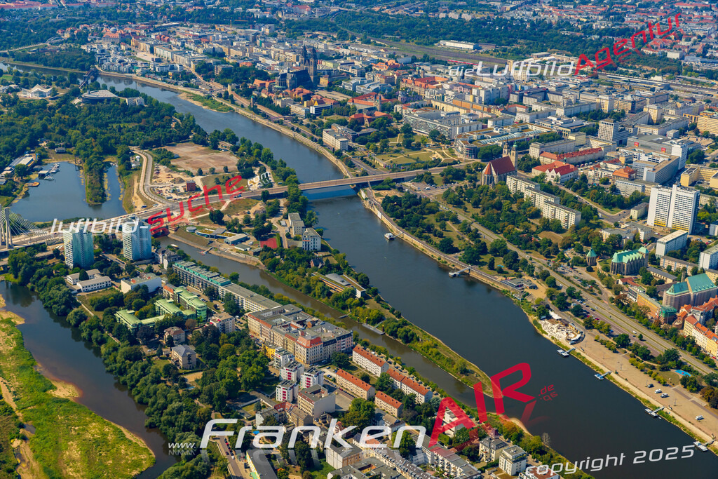 Luftbild Vs Google Maps  Kleiner Werder  Magdeburg -Das Luftbild wurde 2025 vom UL-Flugzeug heraus erstellt ( keine Drohnenluftbilder ) - Hochauflösende Luftaufnahme -Nicht vergleichbar mit Google Maps oder Satelittenbilder- Die Geschenkidee !Mit Lizenz und Bildrechte bestellbar