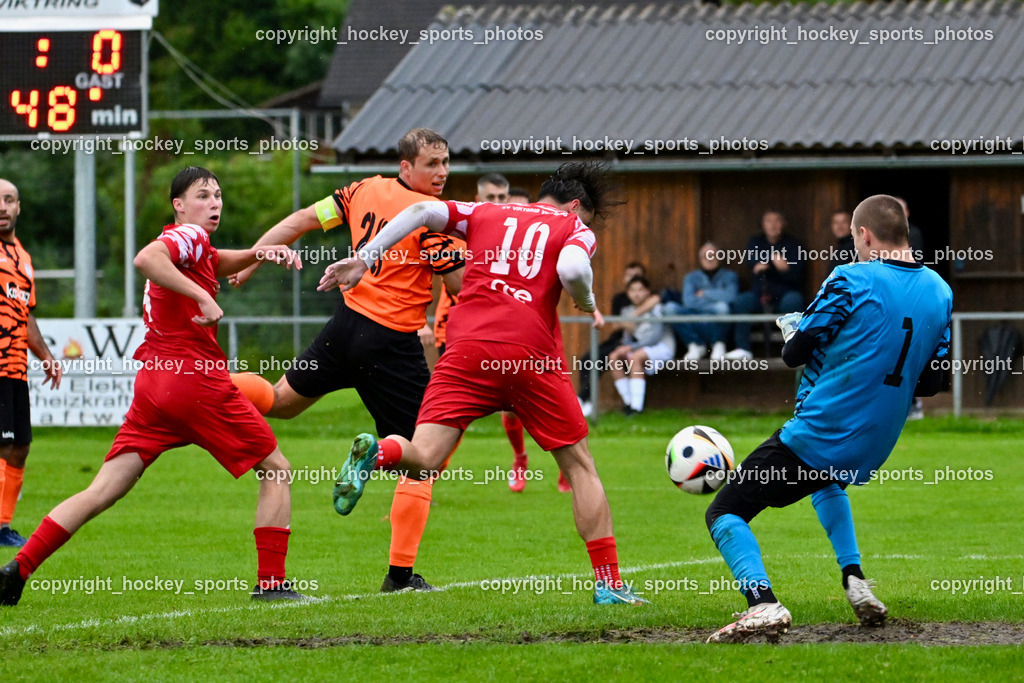 SV Viktoria Viktring vs. FC Mondi Frantschach | #1 Lukas Knapp FC Frantschach, #10 Raphael Kassler SV Viktoria Viktring, #20 Roman Klösch FC Frantschach, #4 Rene Lorin SV Viktoria Viktring, SV Viktoria Viktring vs. FC Mondi Frantschach, SV Viktoria Viktring vs. FC Mondi Frantschach am 02.08.2025 in Klagenfurt (Sportplatz Viktrink), Austria, (Photo by Bernd Stefan)