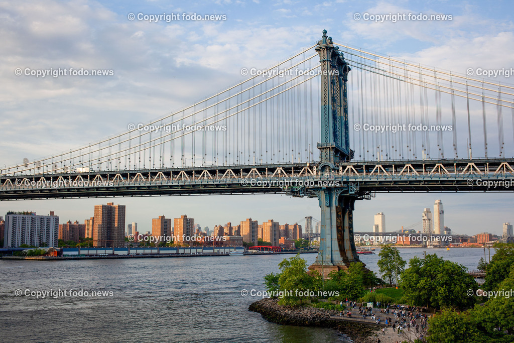 Vereinigte Staaten von Amerika_ USA_ New York City_ NYC_ 20.05.2024-31 | 20.05.2024, Vereinigte Staaten von Amerika, USA, New York City, NYC im Bild diverse Stadtansichten New York City, Wolkenkratzer, Essen, U-Bahn, Menschen, Stadion, Baseball, Yankees, Mets, Manhatten, East River, Trump, Macy, Verkehr, AutosNew York City ist eine Weltstadt an der Ostkueste der Vereinigten Staaten. Sie liegt im Bundesstaat New York und ist mit rund 8,8 Millionen Einwohnern die bevoelkerungsreichste Stadt des Landes.Quelle: Wikipedia