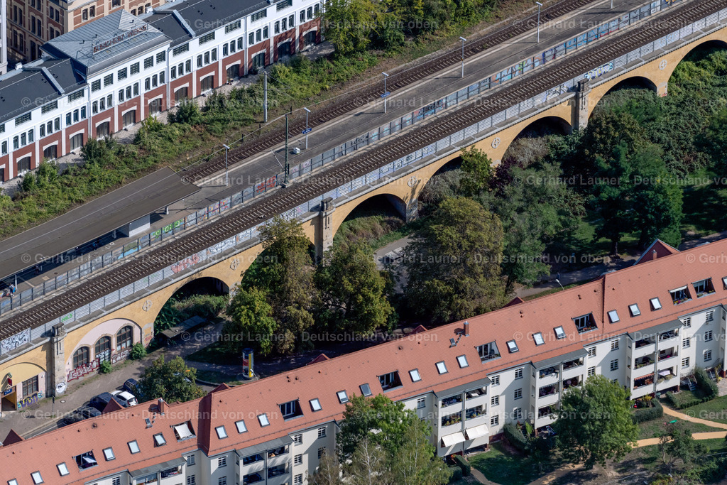 4041052 | LEIPZIG 15.09.2020 Denkmalgeschützte Altbau- Gebäude der " Bleichert Werke " im Ortsteil Gohlis in Leipzig im Bundesland Sachsen, Deutschland. Weiterführende Informationen bei: Consus Real Estate AG,  Dima Immobilien,  FUCHSHUBER ARCHITEKTEN GmbH,  accept-immobilien GmbH. // Building of the "Bleichertwerke" in the district of Gohlis in Leipzig in the state of Saxony, Germany. Further information at: Consus Real Estate AG,  Dima Immobilien,  FUCHSHUBER ARCHITEKTEN GmbH,  accept-immobilien GmbH. Foto: Gerhard Launer