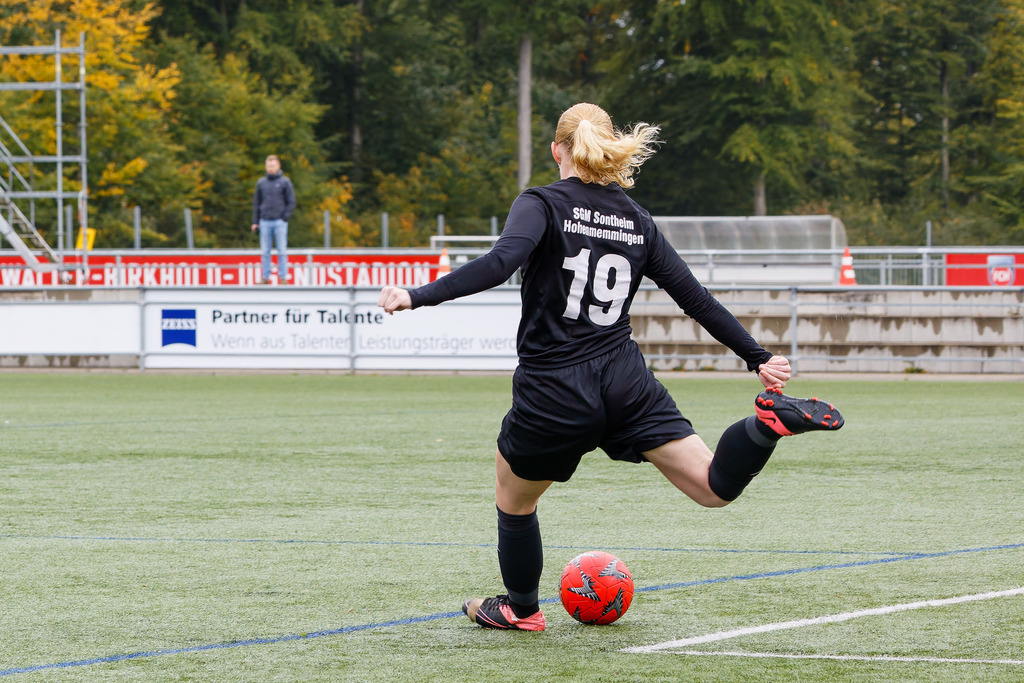 FCHHOH_251005_6381 | 1.FC Heidenheim 1846 II vs. SGM Hohenmemmingen/Sontheim, Fußball, Frauen, Bezirksliga, 2025/2026, 4. Spieltag, 05.10.2025 in Heidenheim, Kunstrasen b. Voith-Arena West(Foto: Michael Bulling) - Realisiert mit Pictrs.com