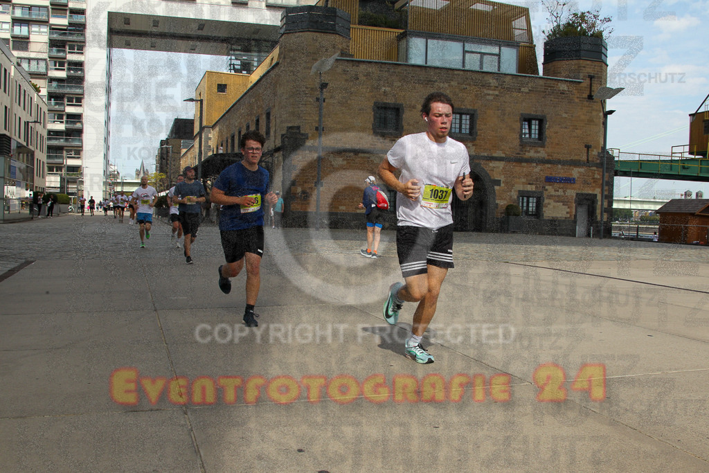 250920_1326_EV4_5553 | Sportfotografie im Rhein-Sieg Kreis, Köln, Bonn, NRW, Rheinland Pfalz, Hessen, etc. Unser Tätigkeitsfeld umfasst den Laufsport vom Volkslauf über den Marathon, Duathlon, Triathon bis zum Ultralauf wie Kölnpfad Ultra oder Schindertrail.
