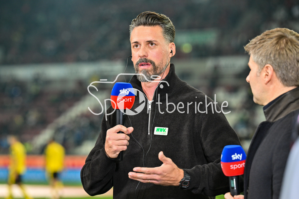 FC Augsburg - Borussia Dortmund | AUGSBURG, GERMANY - OCTOBER 31: Sandro WAGNER headcoach FC Augsburg, interview, sky, happy, before the bundesliga match between FC Augsburg vs. Borussia Dortmund on matchday 9 at WWK Arena on October 31, 2025 in Augsburg, Germany / DFL REGULATIONS PROHIBIT ANY USE OF PHOTOGRAPHS AS IMAGE SEQUENCES AND/OR QUASI-VIDEO