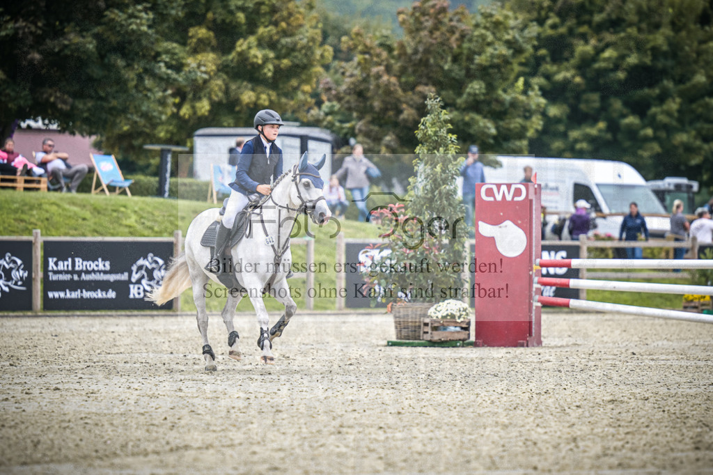 DOS_0612 | Entdecke hochwertige Reitturnierfotos von Foto Oger. Professionell, emotional und authentisch – jetzt Lieblingsmomente im Shop bestellen.Deutschlandweite Turnierfotografie. - Realisiert mit Pictrs.com
