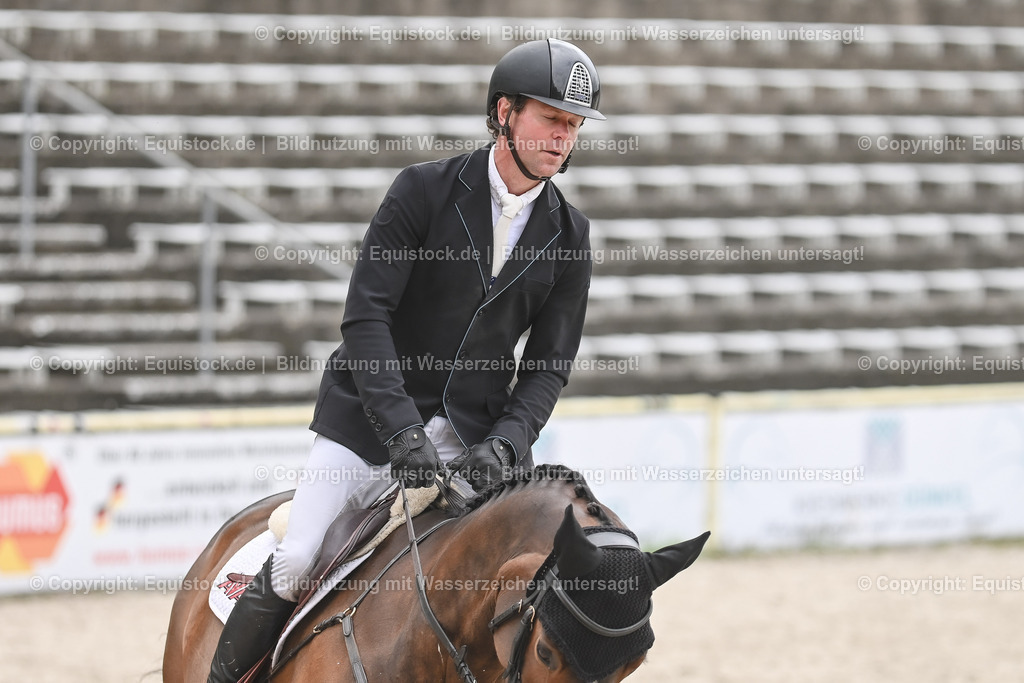 20230514_CCI4_Springen_0352 | equistock