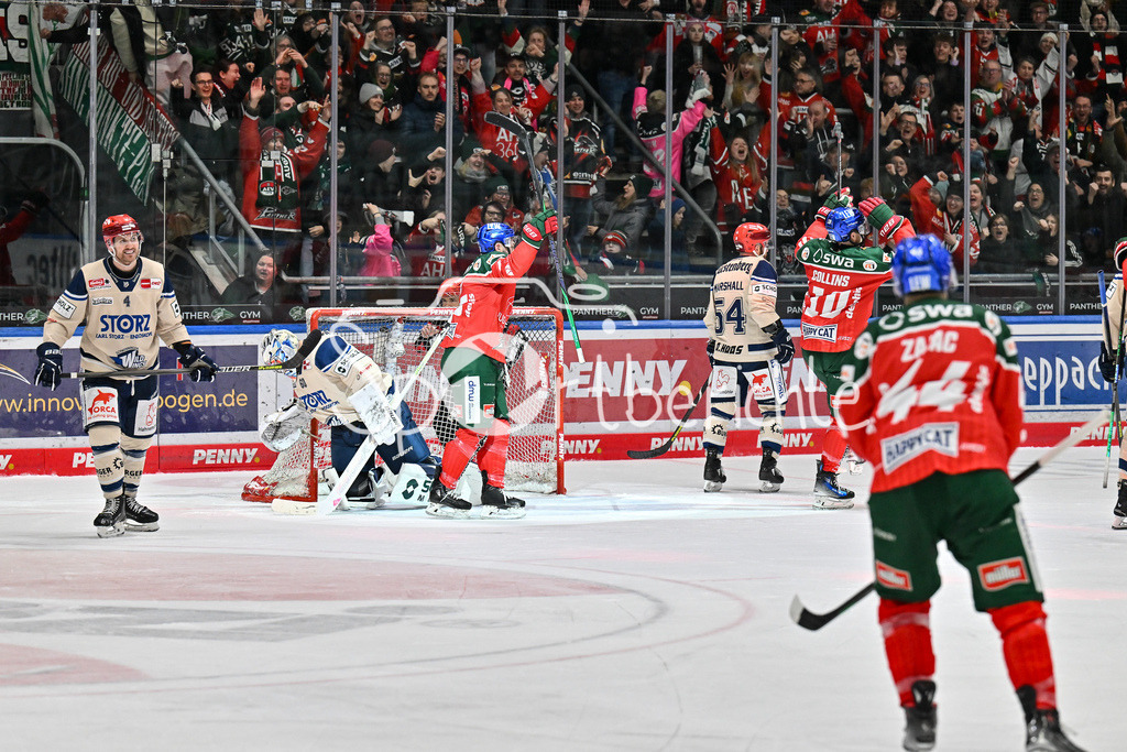 Augsburger Panther - Schwenninger Wild Wings | Jubel des AEV nach dem Treffer zum 5-3 druch Chris COLLINS (Augsburger Panther #10) / Freude / happy / Tor / torschuetze / DEL: Augsburger Panther - Schwenninger Wild Wings, Curt Frenzel Stadion am 02.02.2025