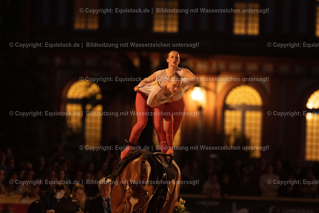 20230527_Voltigieren_NASPA_Flutlicht_0770 | equistock