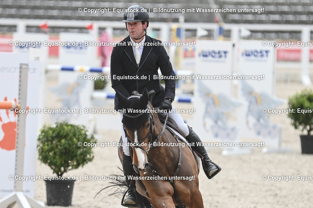 20230514_CCI4_Springen_0348 | equistock