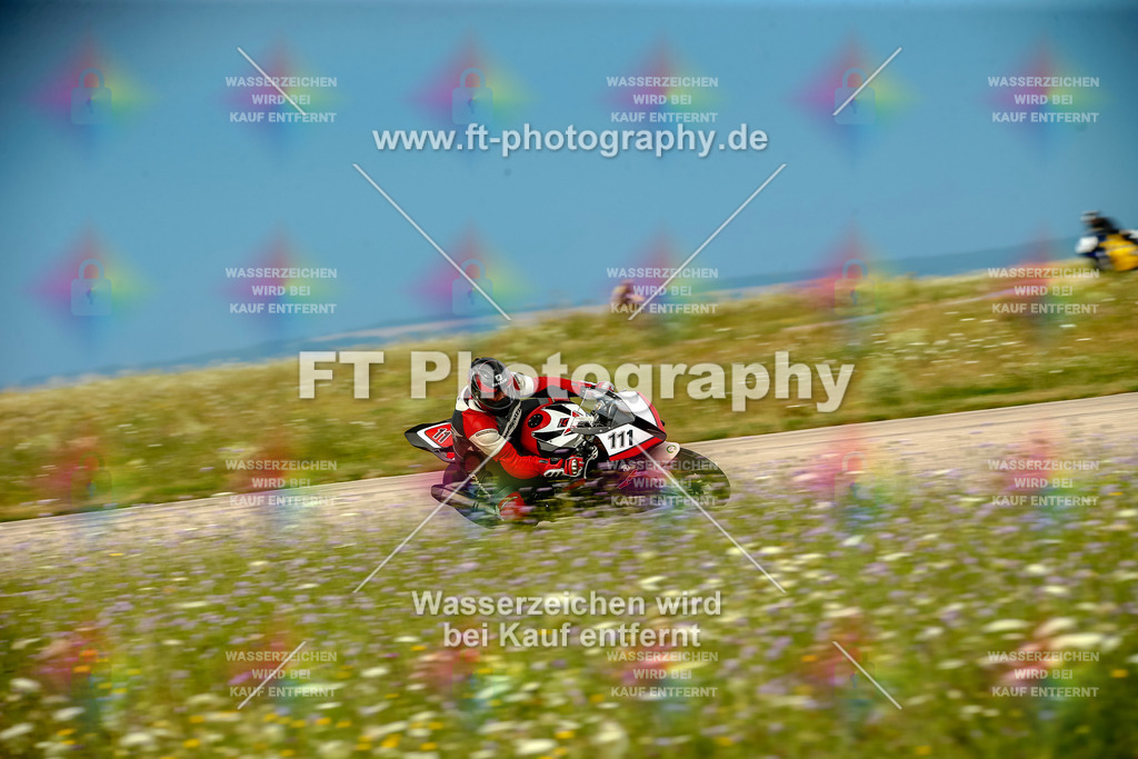 Chambley Juli-0802 | Hier findet Ihr Bilder von Touristenfahrten auf der Nürburgring Nordschleife oder von anderen Veranstaltungen die ich besucht habe. Viel Spass beim Durch Schauen 