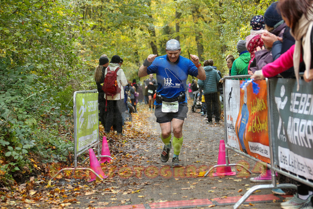 251026_1255_EX1_1890 | Sportfotografie im Rhein-Sieg Kreis, Köln, Bonn, NRW, Rheinland Pfalz, Hessen, etc. Unser Tätigkeitsfeld umfasst den Laufsport vom Volkslauf über den Marathon, Duathlon, Triathon bis zum Ultralauf wie Kölnpfad Ultra oder Schindertrail.