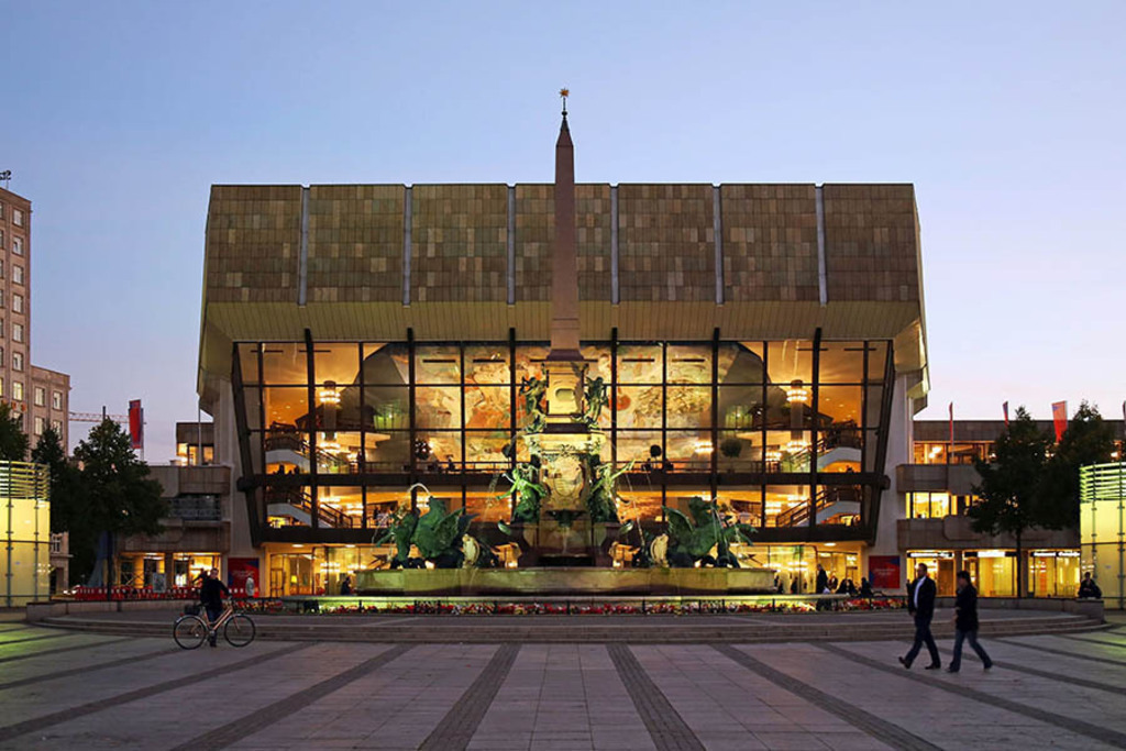 Foto: Leipzig - Gewandhaus zu Leipzig | Das Team hinter BILDLEXIKON LEIPZIG bündelt historische wie aktuelle Informationen über die Stadt Leipzig in Text und Bild auf einer Plattform und stellt diese der interessierten Öffentlichkeit zur Verfügung.