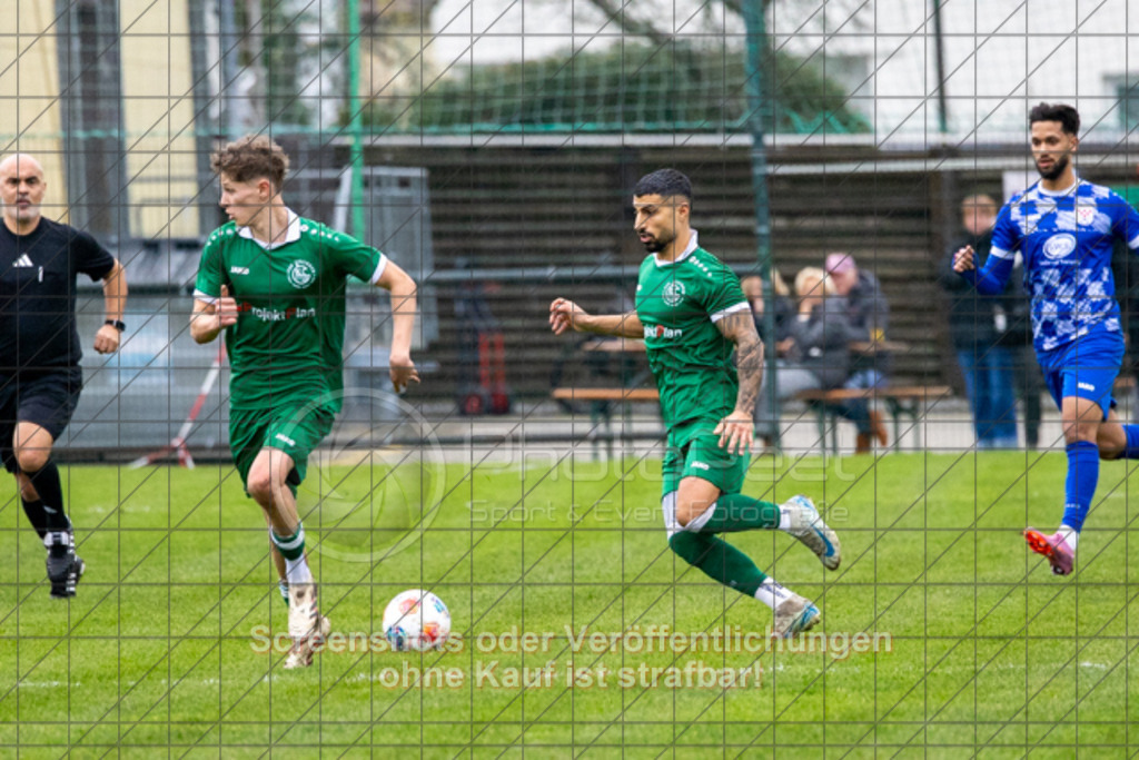 20251116_145719_0418 | #,KSG Eislingen (grün) vs. Croatia 2012 Geislingen (blau), Fussball, Kreisliga A3 - Bezirk Neckar/Fils, 13. Spieltag, Saison 2025/2026, Rasensportplatz KSG, Albstraße 69, 73054 Eislingen, 16.11.2025 - 14:30 Uhr,Foto: PhotoPeet-Sportfotografie/Peter Harich