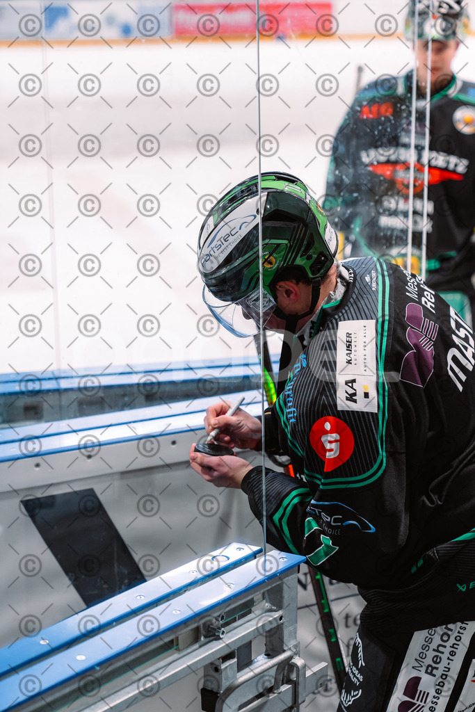 Alligators_vs_Fuessen_21_11_2025-104 | Die Fotogalerie von Daddel: professionelle Bilder von Sport, Events und Unternehmen aus Franken. Jetzt Galerien durchstöbern und Lieblingsfotos bestellen. - Realisiert mit Pictrs.com