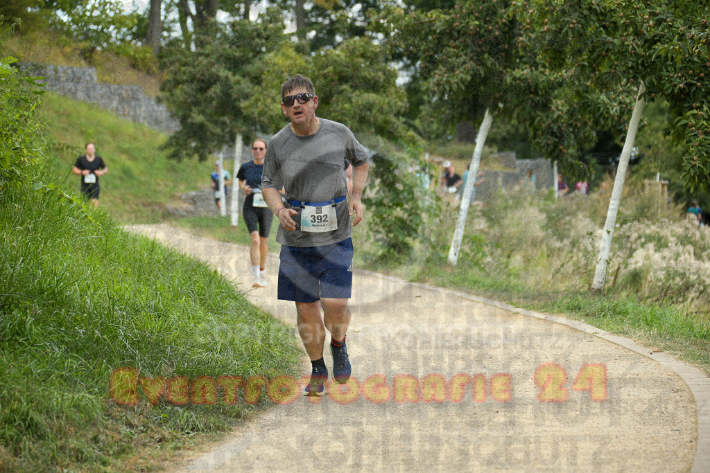 250824_1421_EX1_5953 | Sportfotografie im Rhein-Sieg Kreis, Köln, Bonn, NRW, Rheinland Pfalz, Hessen, etc. Unser Tätigkeitsfeld umfasst den Laufsport vom Volkslauf über den Marathon, Duathlon, Triathon bis zum Ultralauf wie Kölnpfad Ultra oder Schindertrail.