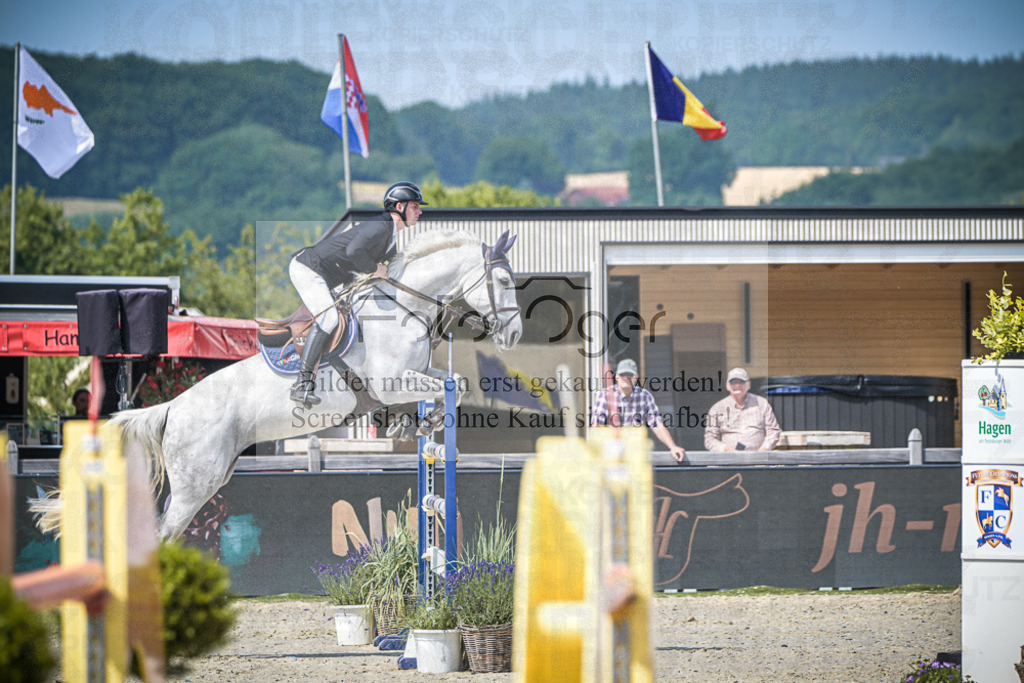 DOS_6015 | Entdecke hochwertige Reitturnierfotos von Foto Oger. Professionell, emotional und authentisch – jetzt Lieblingsmomente im Shop bestellen.Deutschlandweite Turnierfotografie. - Realisiert mit Pictrs.com